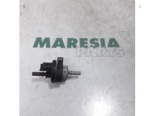 Used Vacuum valve Renault Clio IV (5R) 0.9 Energy TCE 90 12V Price € 25,00 Margin scheme offered by Maresia Parts