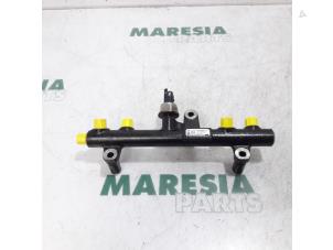 Used Fuel injector nozzle Citroen C5 III Tourer (RW) 2.0 HDiF 16V Price € 50,00 Margin scheme offered by Maresia Parts