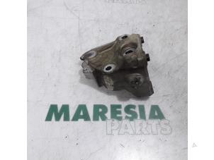 Used Engine mount Citroen C5 III Tourer (RW) 2.0 HDiF 16V Price € 35,00 Margin scheme offered by Maresia Parts