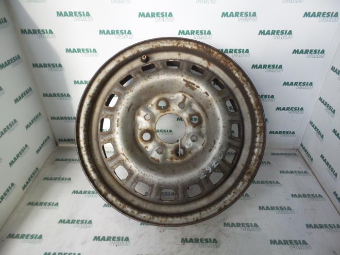 Begagnade Hjul Fiat Panda (169) 1.2 Fire Pris € 20,00 Marginaltabell erbjuds av Maresia Parts