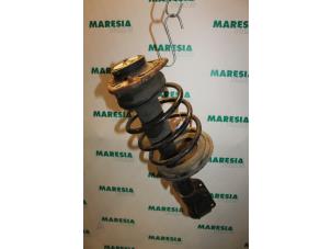 Usagé Barre amortisseur avant gauche Lancia Lybra SW 1.9 JTD Prix € 50,00 Règlement à la marge proposé par Maresia Parts