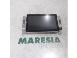 Used Navigation display Renault Koleos I 2.5 16V Price € 210,00 Margin scheme offered by Maresia Parts