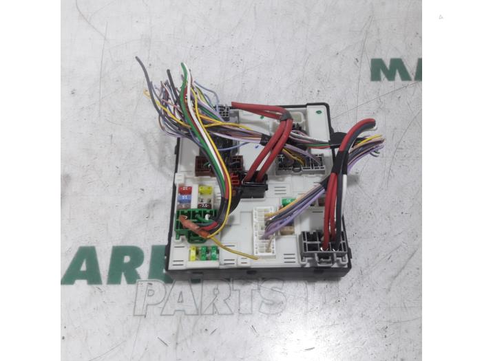 Fuse box Renault Megane III Grandtour 1.5 dCi 110 - 284B10002R LEAR