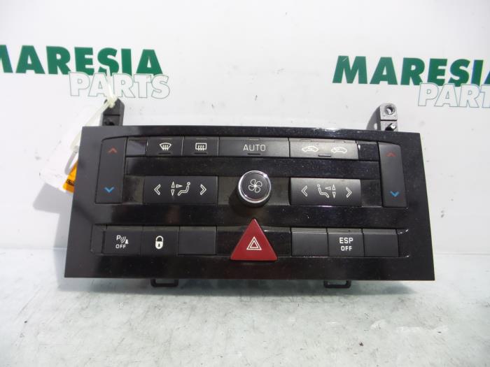 Heater control panel from a Peugeot 407 SW (6E) 2.0 HDiF 16V 2008