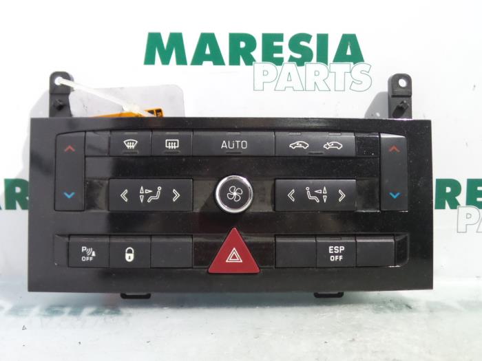 Heater control panel from a Peugeot 407 SW (6E) 2.0 HDiF 16V 2008