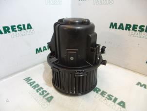 Used Heating and ventilation fan motor Peugeot 407 SW (6E) 2.0 HDiF 16V Price € 45,00 Margin scheme offered by Maresia Parts