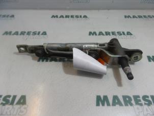 Usagé Mécanique essuie-glace Peugeot 407 SW (6E) 2.0 HDiF 16V Prix € 40,00 Règlement à la marge proposé par Maresia Parts