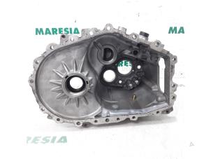 Używane Korpus skrzyni biegów Peugeot 508 SW (8E/8U) 1.6 e-HDi 16V Cena € 105,00 Procedura marży oferowane przez Maresia Parts