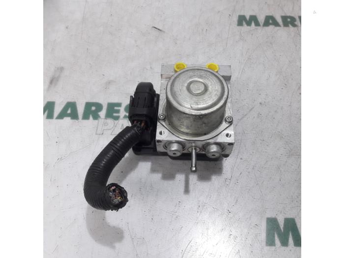 Usagé Bloc ABS Renault Koleos I 2.5 16V Prix € 210,00 Règlement à la marge proposé par Maresia Parts
