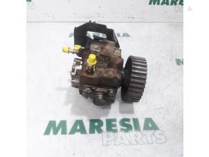 Używane Mechaniczna pompa paliwa Peugeot Partner 1.6 HDI 75 Cena € 30,25 Z VAT oferowane przez Maresia Parts