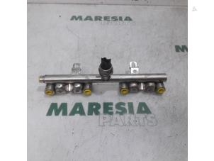 Used Fuel injector nozzle Peugeot 308 SW (4E/H) 1.6 16V THP 150 Price € 40,00 Margin scheme offered by Maresia Parts