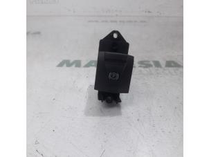 Used Parking brake switch Renault Grand Scénic III (JZ) 1.5 dCi 110 Price € 15,00 Margin scheme offered by Maresia Parts