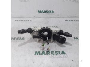 Used Steering column stalk Renault Grand Scénic III (JZ) 1.5 dCi 110 Price € 60,00 Margin scheme offered by Maresia Parts