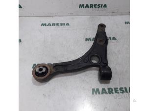 Usagé Bras de suspension bas avant gauche Fiat Ducato (250) 2.0 D 115 Multijet Prix € 60,50 Prix TTC proposé par Maresia Parts