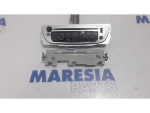 Used Radio CD player Renault Grand Scénic III (JZ) 1.5 dCi 110 Price € 50,00 Margin scheme offered by Maresia Parts