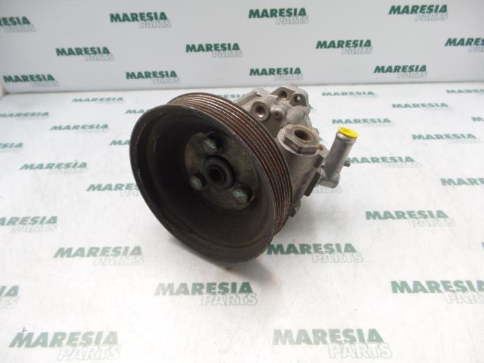 Usagé Pompe de direction Alfa Romeo 166 2.0 Twin Spark 16V Prix € 50,00 Règlement à la marge proposé par Maresia Parts