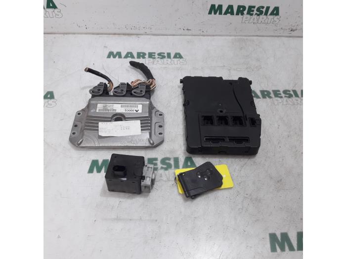 Used Engine management computer Renault Scénic II (JM) 1.6 16V Price € 324,99 Margin scheme offered by Maresia Parts