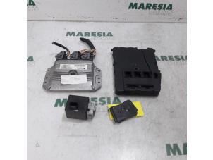 Usagé Ordinateur gestion moteur Renault Scénic II (JM) 1.6 16V Prix € 236,25 Règlement à la marge proposé par Maresia Parts