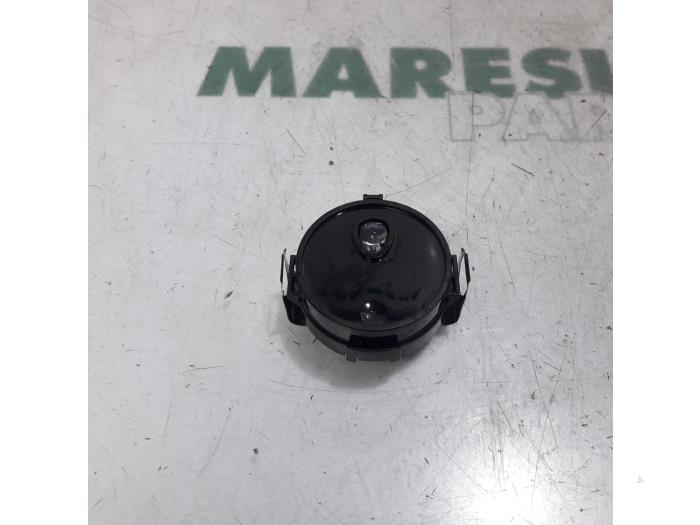 Begagnade Regnsensor Renault Scénic II (JM) 1.6 16V Pris € 25,00 Marginaltabell erbjuds av Maresia Parts