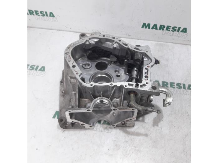 Gearbox casing from a Peugeot Partner (GC/GF/GG/GJ/GK) 1.6 BlueHDI 75 2016