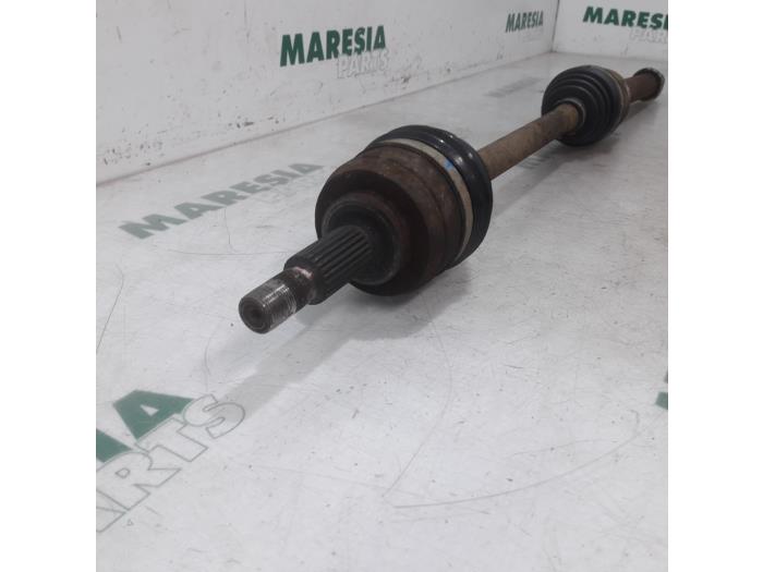 Front drive shaft, right from a Renault Scénic III (JZ) 1.5 dCi 105 2009