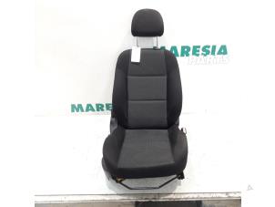Used Seat, right Peugeot 207/207+ (WA/WC/WM) 1.6 16V VTi Price € 60,00 Margin scheme offered by Maresia Parts