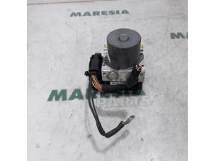 Gebrauchte ABS Pumpe Renault Grand Scénic II (JM) 2.0 16V Turbo Preis € 75,00 Margenregelung angeboten von Maresia Parts
