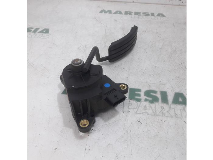 Begagnade Gaspedalsensor Renault Grand Scénic II (JM) 2.0 16V Turbo Pris € 35,00 Marginaltabell erbjuds av Maresia Parts