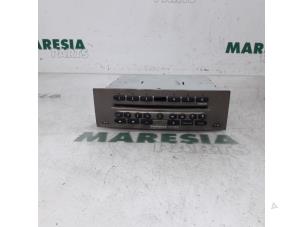 Gebrauchte Radio CD Spieler Renault Grand Scénic II (JM) 2.0 16V Turbo Preis € 157,50 Margenregelung angeboten von Maresia Parts