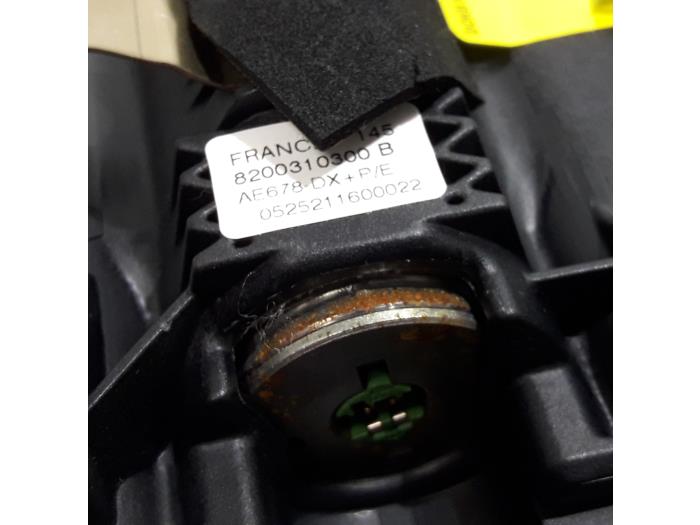 Left airbag (steering wheel) from a Renault Grand Scénic II (JM) 2.0 16V Turbo 2005