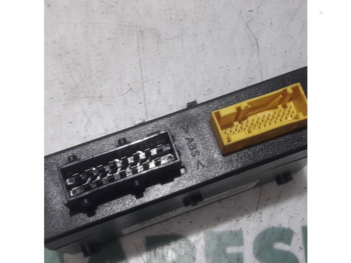 Convertible computer from a Peugeot 307 CC (3B) 2.0 16V 2005