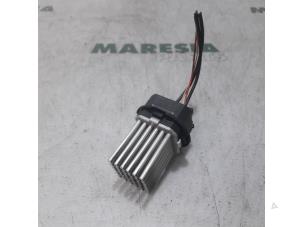 Used Heater resistor Peugeot 307 CC (3B) 2.0 16V Price € 25,00 Margin scheme offered by Maresia Parts