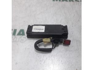 Used GPS antenna Peugeot 307 CC (3B) 2.0 16V Price € 35,00 Margin scheme offered by Maresia Parts