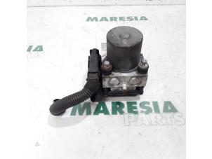 Used ABS pump Peugeot 307 CC (3B) 2.0 16V Price € 157,50 Margin scheme offered by Maresia Parts