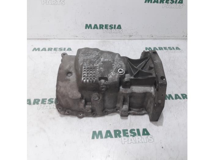 Gebrauchte Ölwanne Renault Megane III Coupe (DZ) 1.6 16V Preis € 40,00 Margenregelung angeboten von Maresia Parts