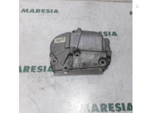 Used Timing cover Renault Megane III Coupe (DZ) 1.6 16V Price € 30,00 Margin scheme offered by Maresia Parts