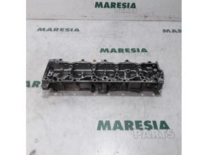 Used Camshaft Peugeot 308 CC (4B) 1.6 HDiF 16V Price € 75,00 Margin scheme offered by Maresia Parts