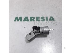 Used Ignition lock + key Citroen C5 III Berline (RD) 2.0 HDiF 16V Price € 40,00 Margin scheme offered by Maresia Parts