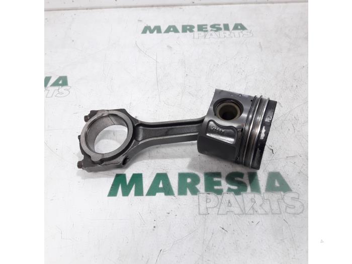 Usagé Piston Peugeot Boxer (U9) 2.2 HDi 120 Euro 4 Prix € 78,65 Prix TTC proposé par Maresia Parts