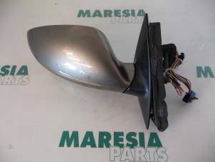 Used Wing mirror, right Peugeot 607 (9D/U) 2.2 16V Price € 75,00 Margin scheme offered by Maresia Parts