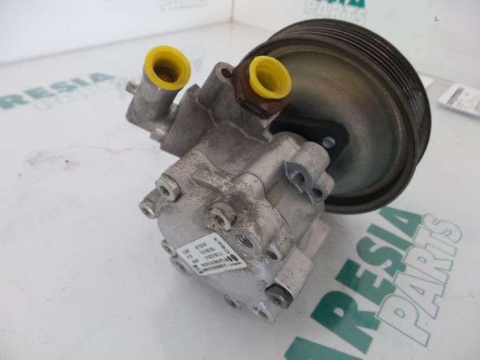 Usagé Pompe de direction Alfa Romeo 147 (937) 1.6 Twin Spark 16V Prix € 50,00 Règlement à la marge proposé par Maresia Parts