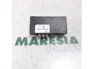 Usados Amplificador de antena Citroen C6 (TD) 2.7 HDiF V6 24V Precio € 40,00 Norma de margen ofrecido por Maresia Parts