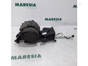Używane Silnik wentylatora nagrzewnicy Citroen C6 (TD) 2.7 HDiF V6 24V Cena € 75,00 Procedura marży oferowane przez Maresia Parts