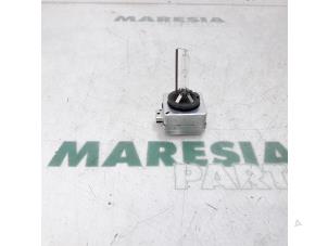 Używane Lampa ksenonowa Peugeot 508 (8D) 2.0 Hybrid4 16V Cena € 30,00 Procedura marży oferowane przez Maresia Parts