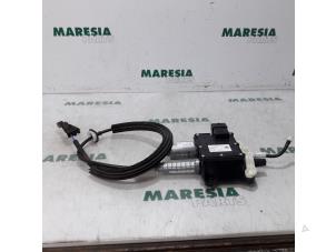 Gebrauchte Handbremse Mechanik Peugeot 508 (8D) 2.0 Hybrid4 16V Preis € 315,00 Margenregelung angeboten von Maresia Parts