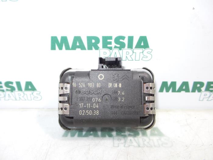 Begagnade Regnsensor Peugeot 407 SW (6E) 2.0 HDiF 16V Pris € 35,00 Marginaltabell erbjuds av Maresia Parts