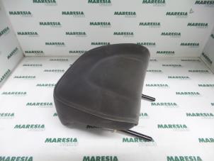 Used Headrest Peugeot 407 SW (6E) 2.0 HDiF 16V Price € 35,00 Margin scheme offered by Maresia Parts