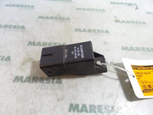 Used Glow plug relay Peugeot 407 SW (6E) 2.0 HDiF 16V Price € 19,90 Margin scheme offered by Maresia Parts