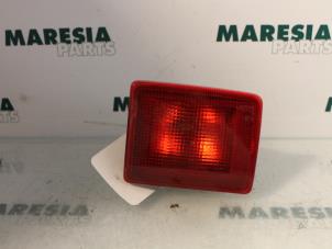 Używane Tylne swiatlo pozycyjne prawe Peugeot 407 SW (6E) 2.0 16V Cena € 15,00 Procedura marży oferowane przez Maresia Parts