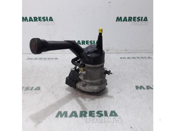 Usagé Pompe de direction Peugeot 308 (4A/C) 1.6 16V THP Autom. Prix € 74,95 Règlement à la marge proposé par Maresia Parts